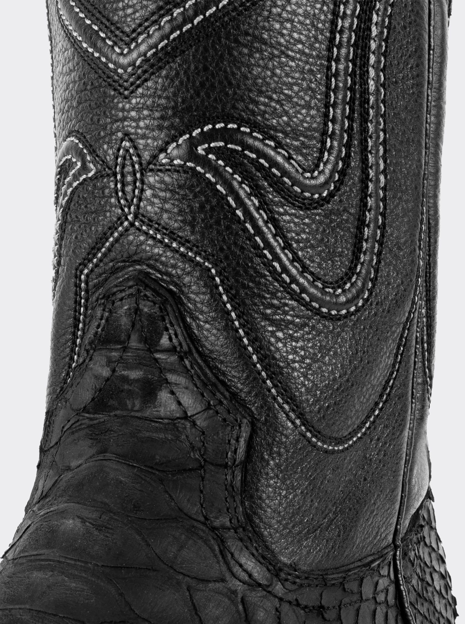 Bota Vaquera con Suela de Cuero en Piel Genuina de Pitón Nobuck Negro Estilo 1055
