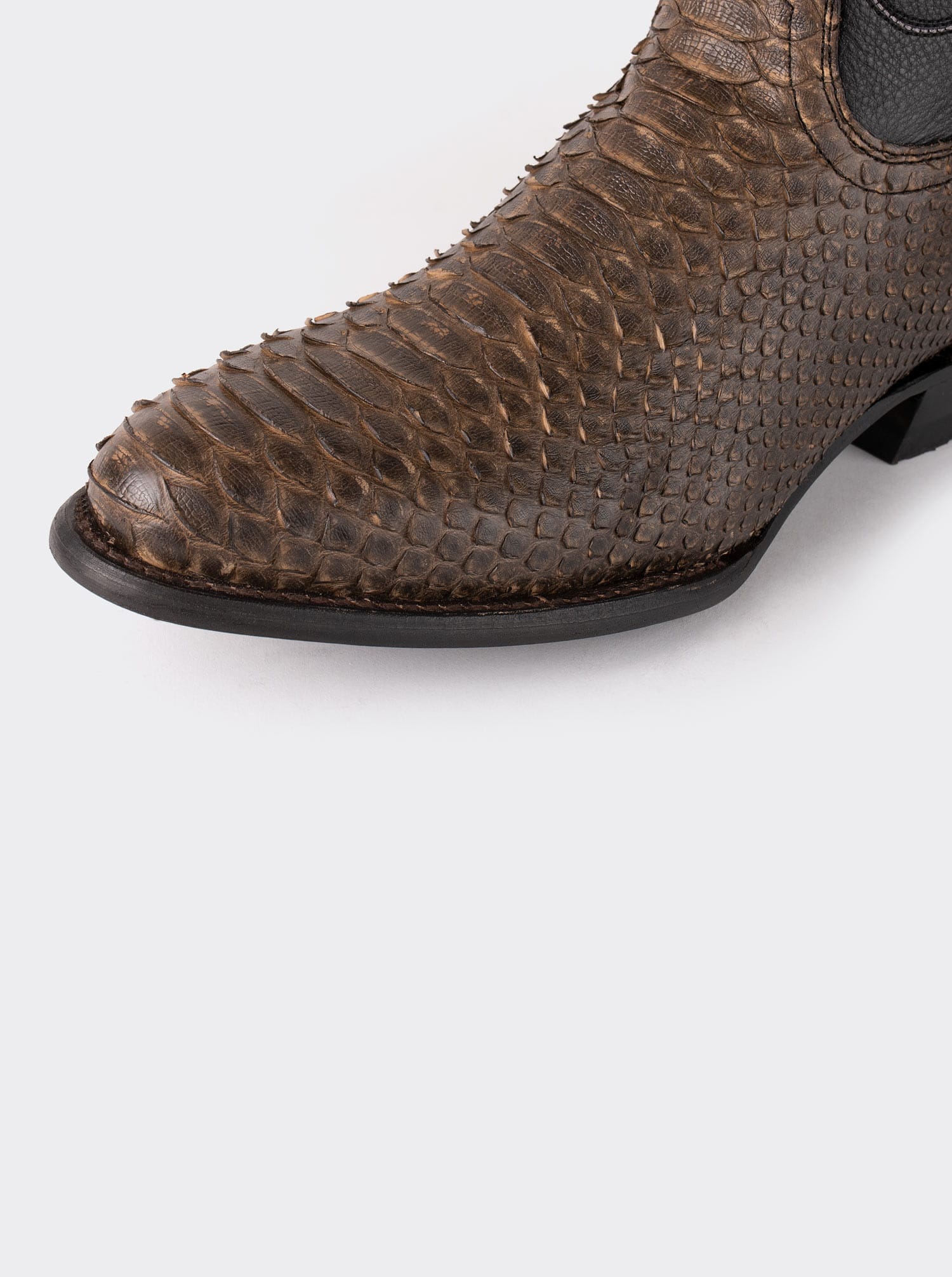 Bota Vaquera con Suela de Cuero en Piel Genuina de Pitón Taupe Estilo 1055