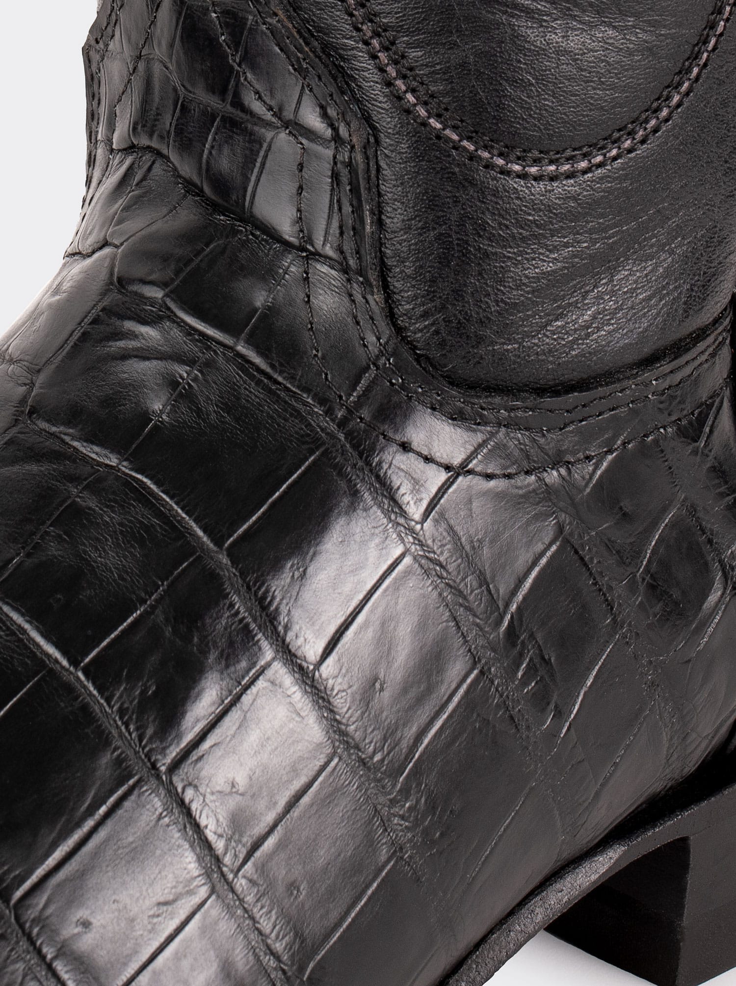 Bota Vaquera con Suela de Cuero en Piel Genuina de Moreleti Negro Estilo 1055