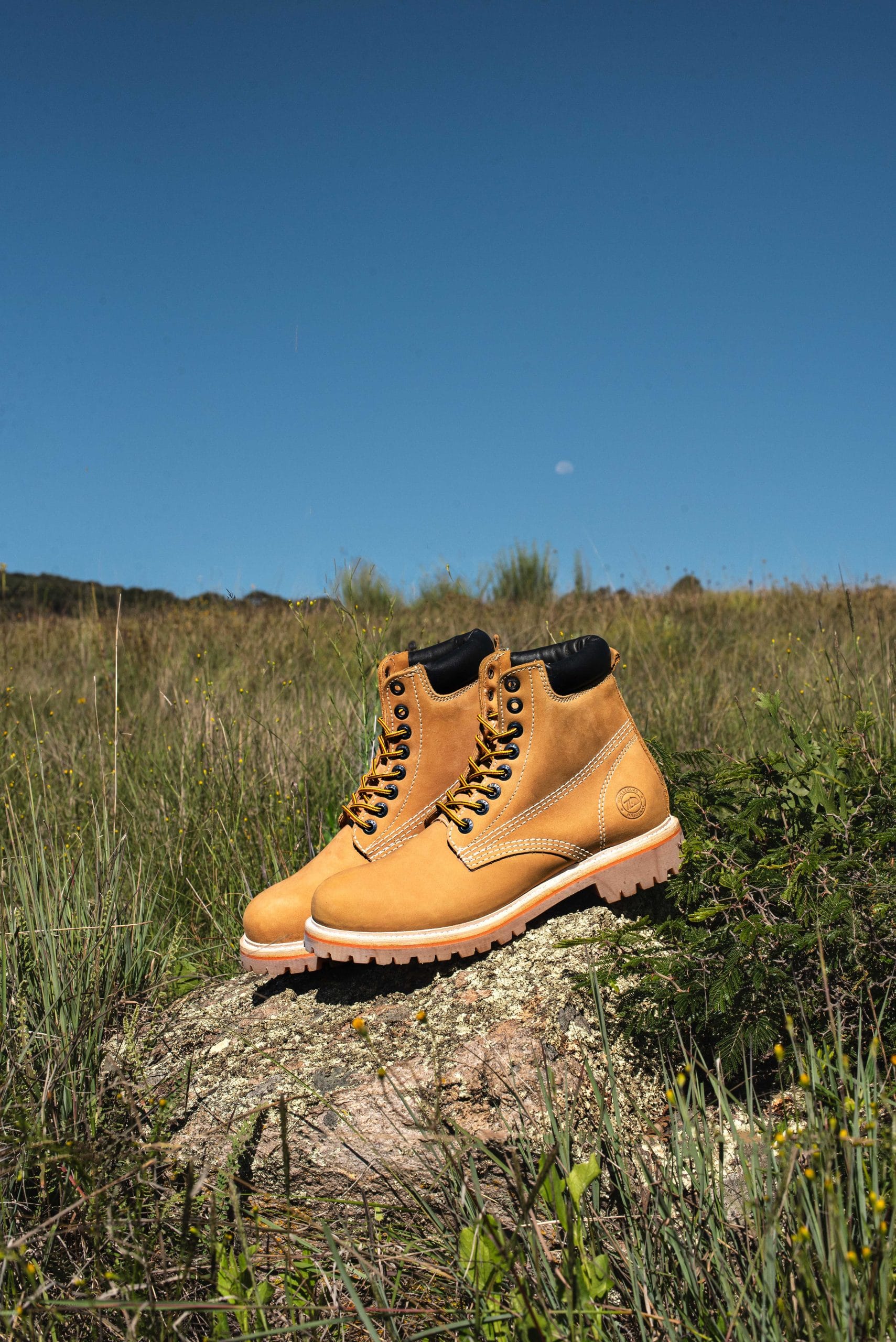 Bota Haiker Nobuck Trigo Estilo 2415