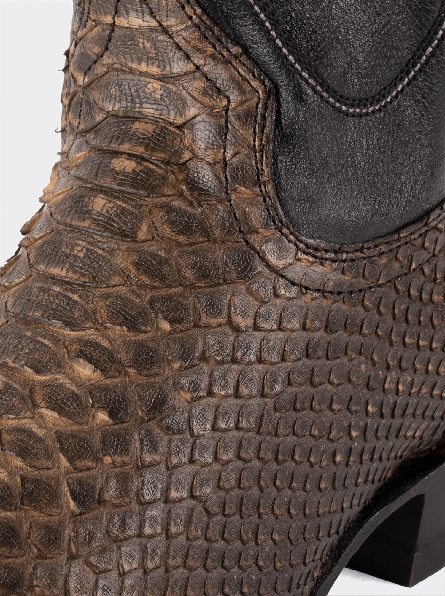 Bota Vaquera con Suela de Cuero en Piel Genuina de Pitón Taupe Estilo 1055