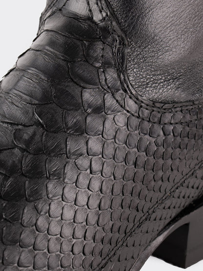 Botín Vaquero con Cierre en Piel Genuina de Pitón Color Negro Estilo 11200