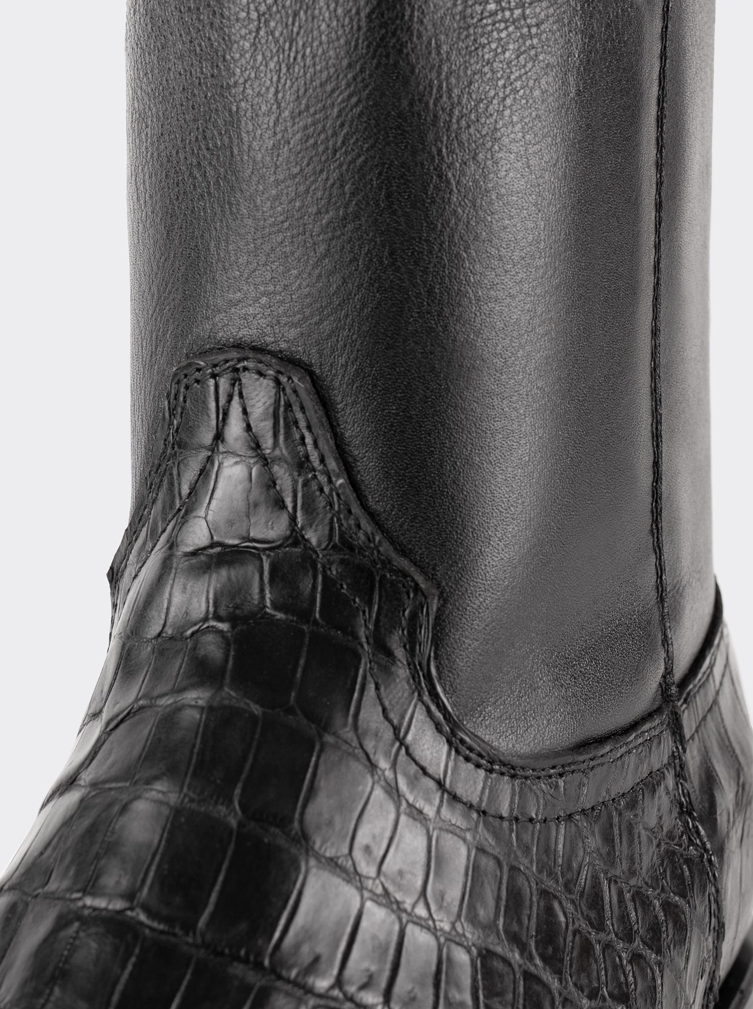 Botín Vaquero con Cierre en Piel Genuina de Moreleti Color Negro Estilo 11200