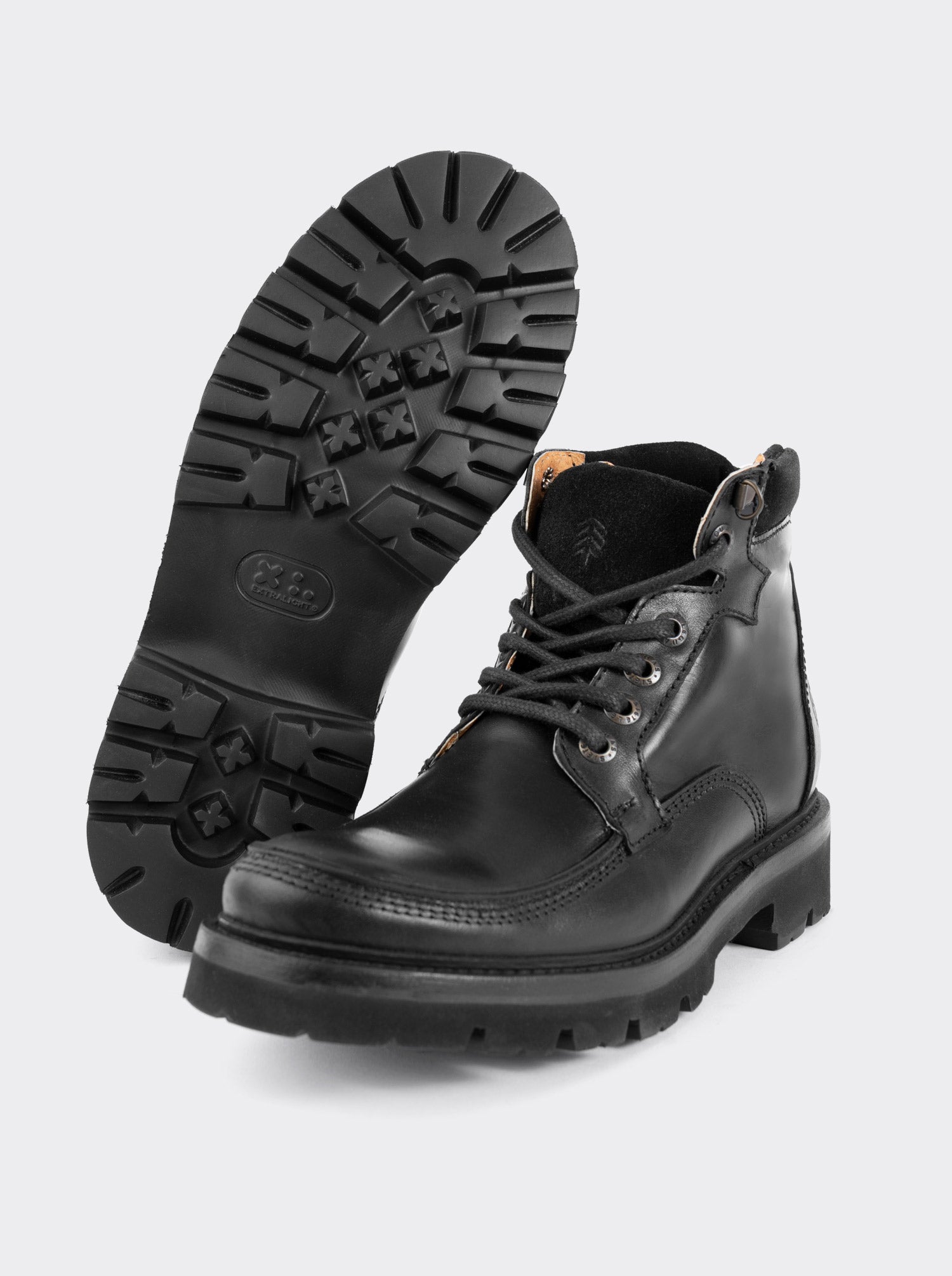 Bota Haiker de Vestir Moc Toe de Piel con Suela Extra Ligera Olmeca Negro estilo 2705