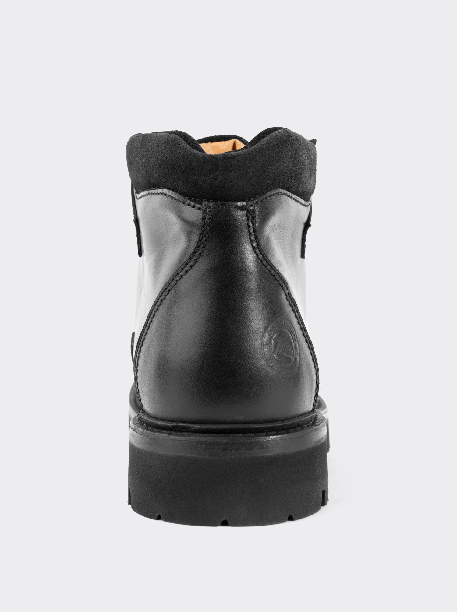 Bota Haiker de Vestir Moc Toe de Piel con Suela Extra Ligera Olmeca Negro estilo 2705