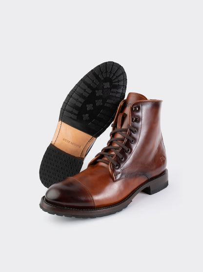 Botín Cap Toe con Suela Doble Vida Track Corzo Miel Estilo 6304