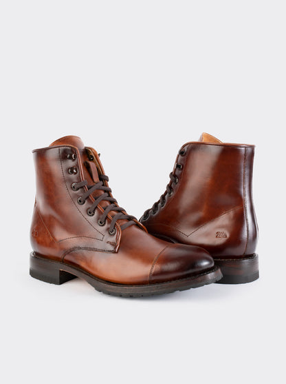 Botín Cap Toe con Suela Doble Vida Track Corzo Miel Estilo 6304
